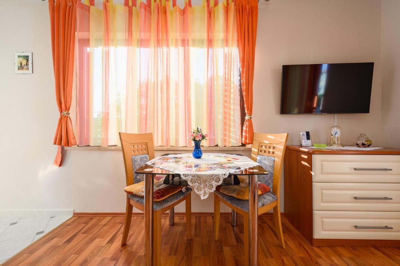 House Alma Apartment Porec Exterior photo